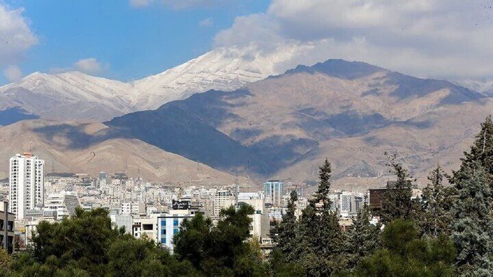 هوای تهران امروز با شاخص ۷۱ در وضعیت قابل قبول قرار گرفت 