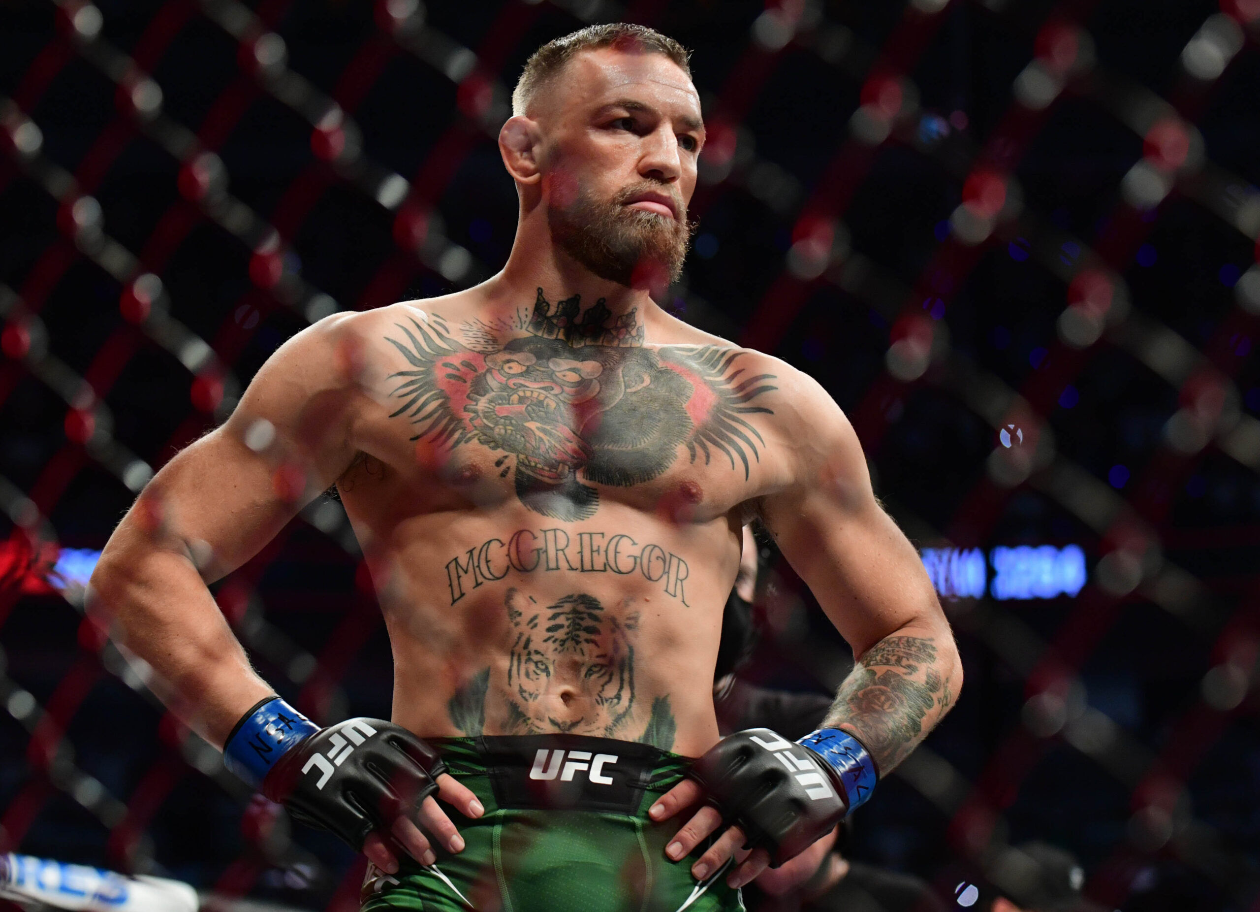 مبارز پرحاشیه دوباره به UFC بازگشت/ مک‌ گرگور در قفس!