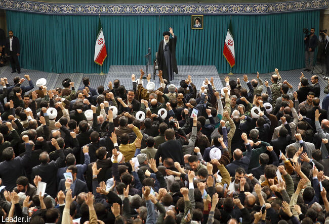 دیدار مسئولان و کارگزاران حج و جمعی از زائران بیت‌الله‌الحرام با رهبر انقلاب