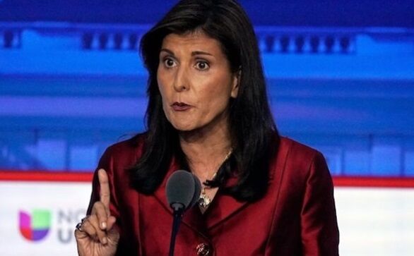 تصاویری از یادگاری نوشت نیکی هیلی روی بمب‌های که روی سر مردم غزه فرو می‌ریزد + عکس