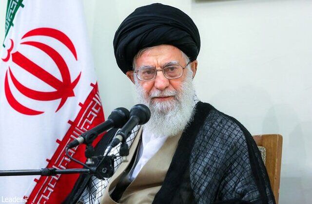 دیدار جمعی از مردم قم با رهبر انقلاب به مناسبت قیام ۱۹ دی