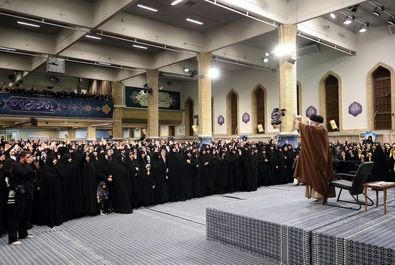 دیدار رهبری با بانوان