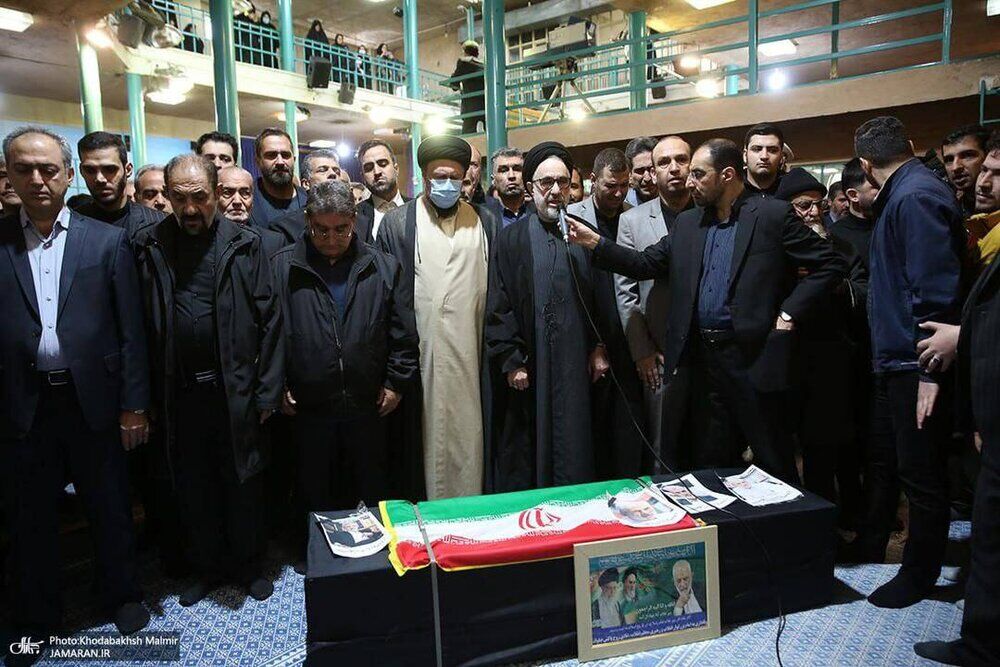 نماز سیدمحمد خاتمی بر پیکر حسن غفوری‌فرد + تصاویر