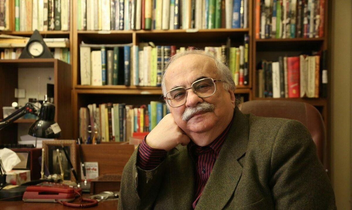 خسرو معتضد: فرح از بس سیگار کشیده، مغزش خراب شده/ اخلاق گدامآبی دارد