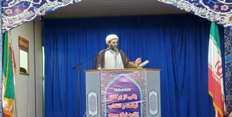 بانک های ربوی بر گرده اقتصاد کشور سوارند/ اقتصاد و سیاست شرطی از اساس غلط است