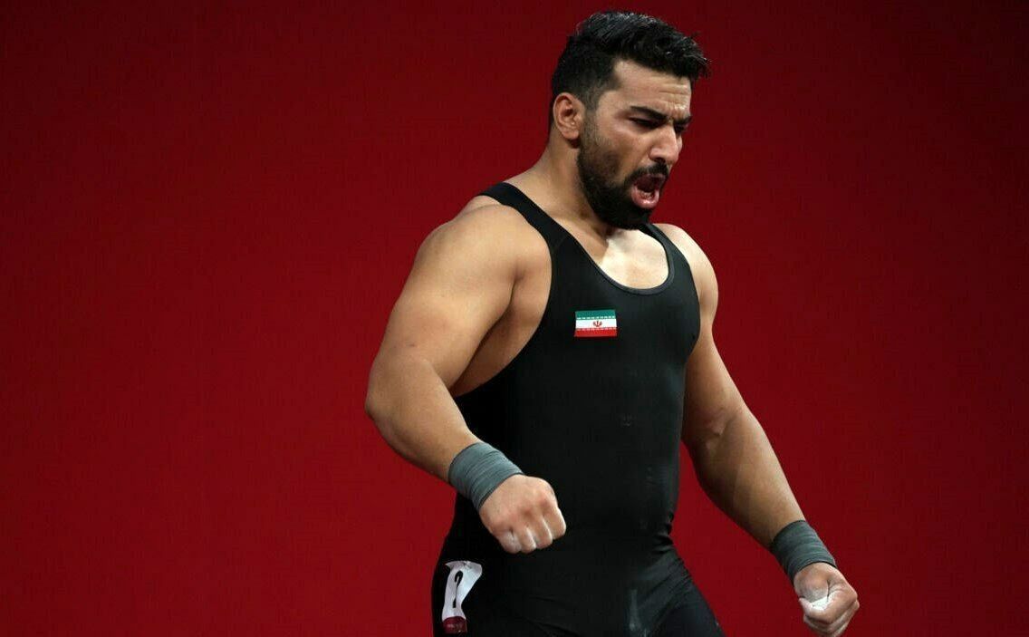 قهرمان سابق وزنه‌برداری متهم به قتل، خود را تسلیم پلیس کرد