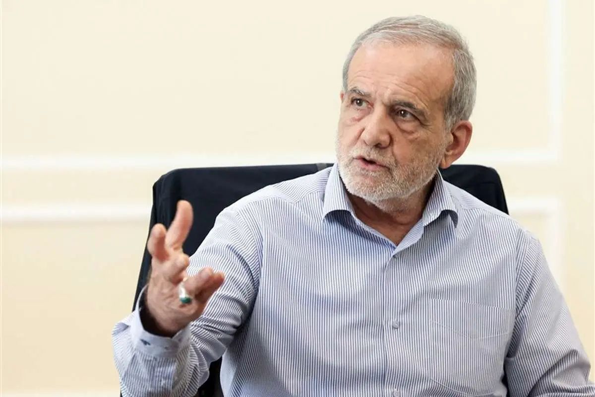 پزشکیان: نمی‌توانم قبول کنم کلاس‌های ما پایین‌تر از آن‌هایی باشد که آن طرف آب به بچه‌ها آموزش می‌دهند/ اگر دولت پول ندارد، مردم که می‌توانند در این خصوص کمک کنند