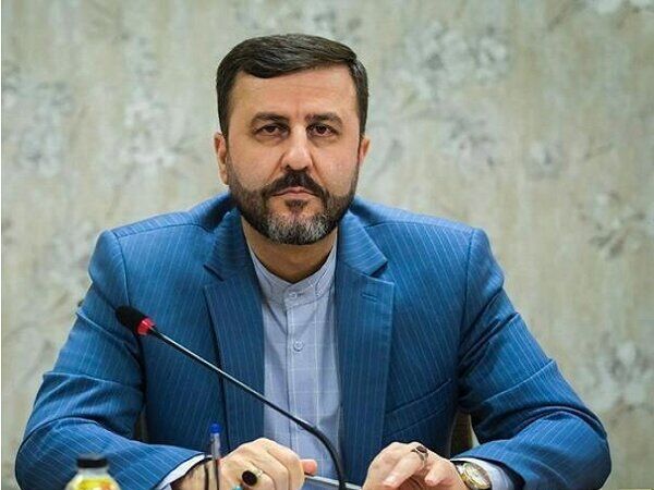 توییت مشاور عراقچی درباره شایعات راجع به غریب‌آبادی