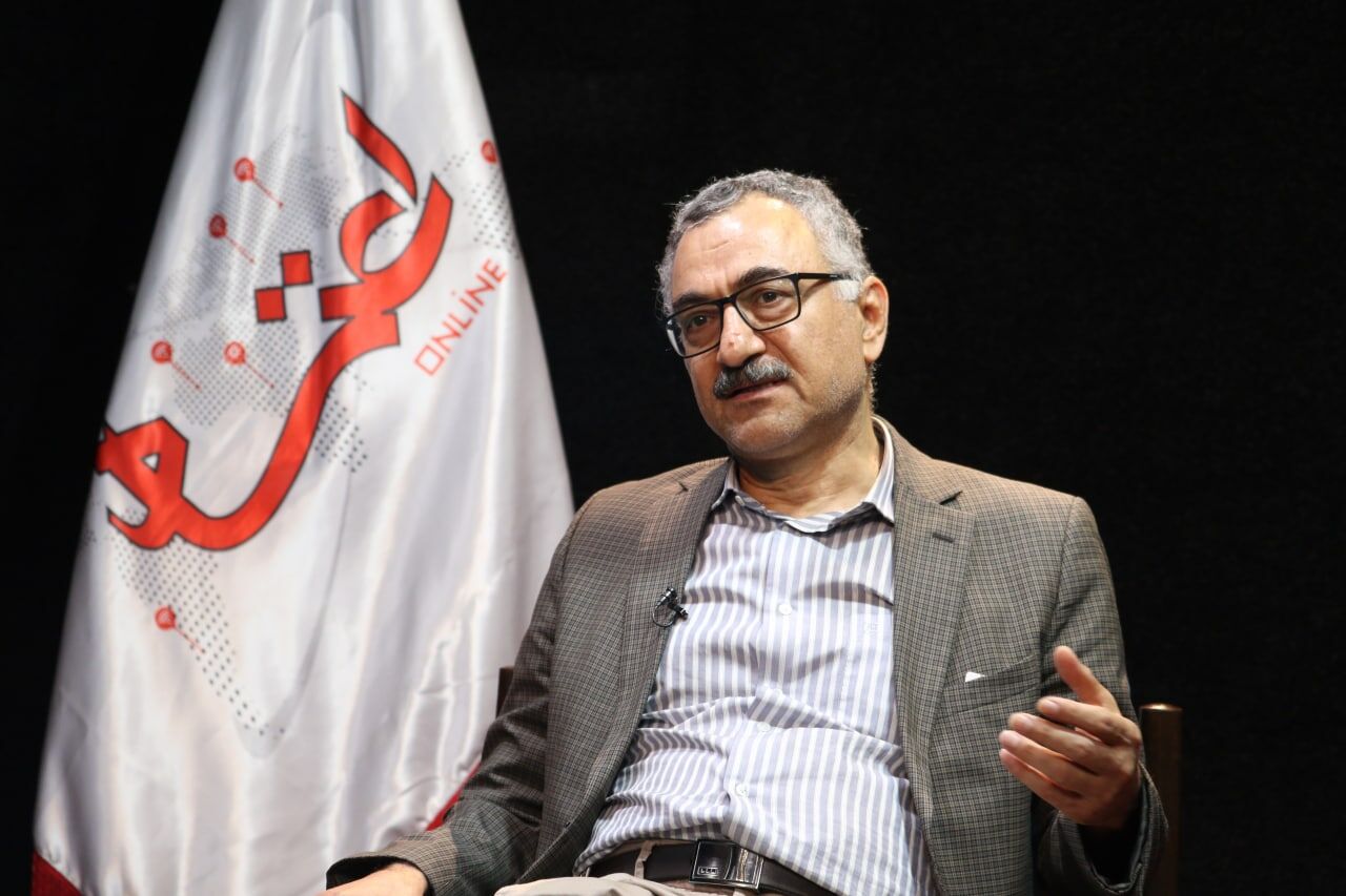 دفاع سعید لیلاز از یادداشت اخیر عباس عبدی و هشدار نسبت به ایجاد دوقطبی «خطرناک» در زمان جنگ / دوقطبی‌سازی‌های منافع ملی را خدشه‌دار می‌کند
