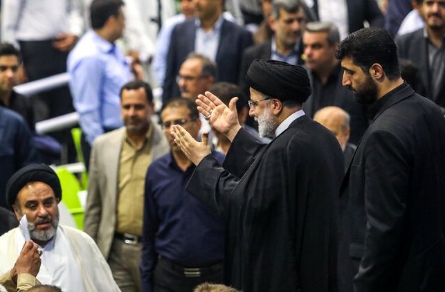 ماجرای درخواست یک زن برای ملاقات «مهم»‌ با رئیسی چه بود؟+تصویر