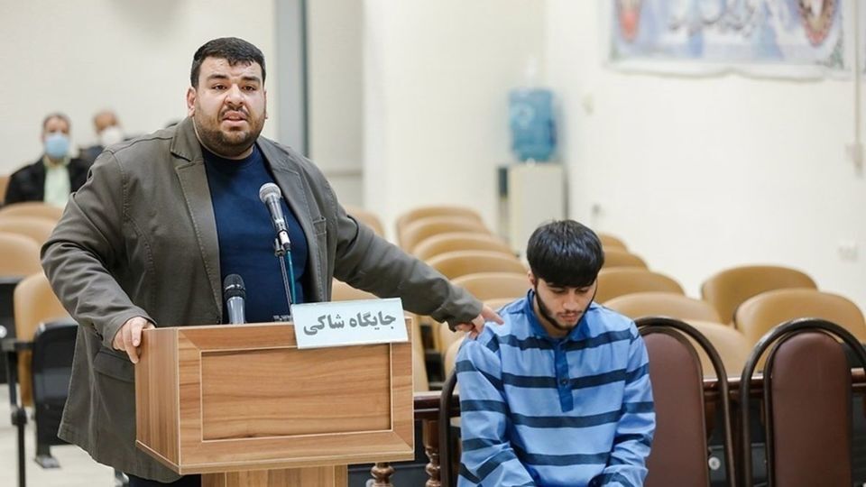 بدون لحظه‌ای وقفه در حال پیگیری توقف حکم اعدام ماهان صدرات هستم/ از هم‌مسجدی و بچه‌محل قدیمی‌ام گذشت کردم