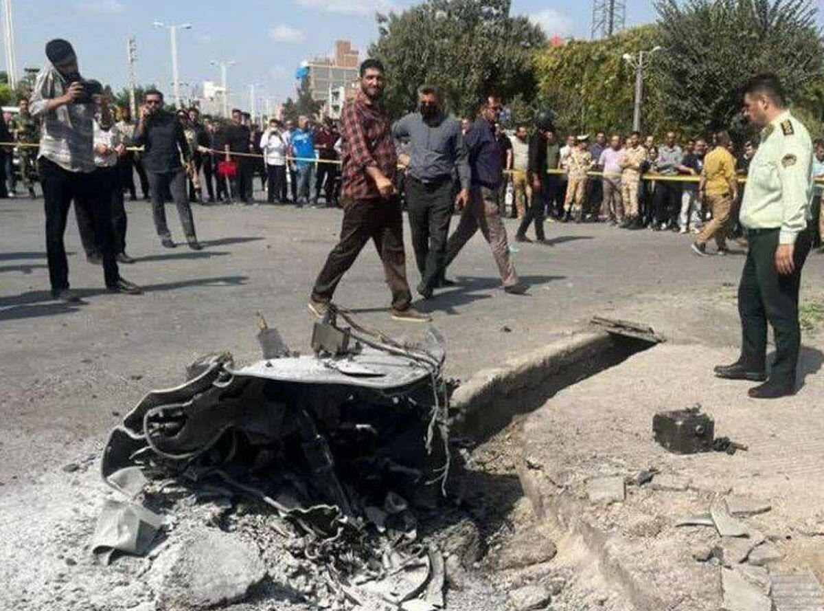 ببینید| اولین روایت از یک شاهد عینی گرگانی که تکه‌های پهپاد سقوط کرده وارد خانه‌اش شد