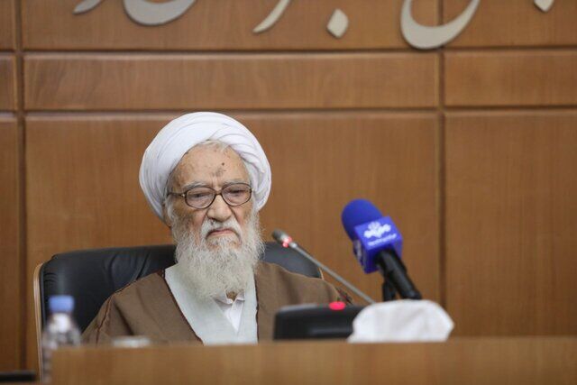 غیبت موحدی کرمانی در مراسم تجدید بیعت اعضای خبرگان رهبری در حرم امام / علت چه بود؟