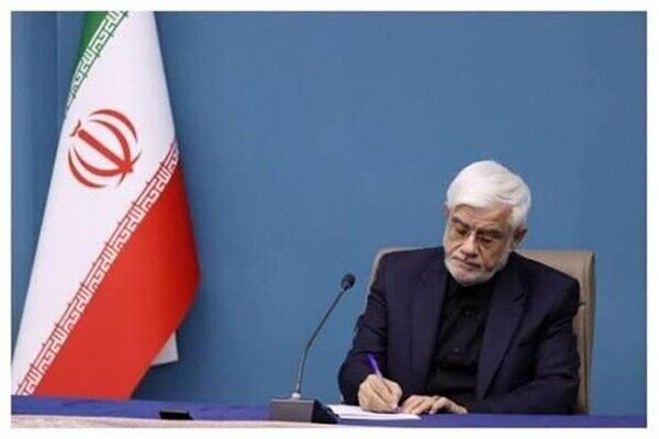 عارف: رئیس مجلس قول داده طرح «مقابله با نفوذ بیگانگان در کشور» از دستور کار خارج شود

