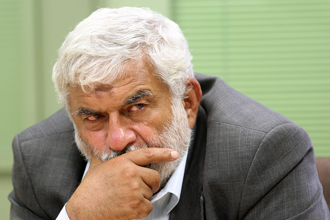 دولت‌ها بر صندلی گرانی و بالا بردن قیمت‌ها تکیه می‌کنند/ بزرگ‌ترین اقدامات توسعه‌ای کشور در دهه اول انقلاب انجام شد+ ویدئو
