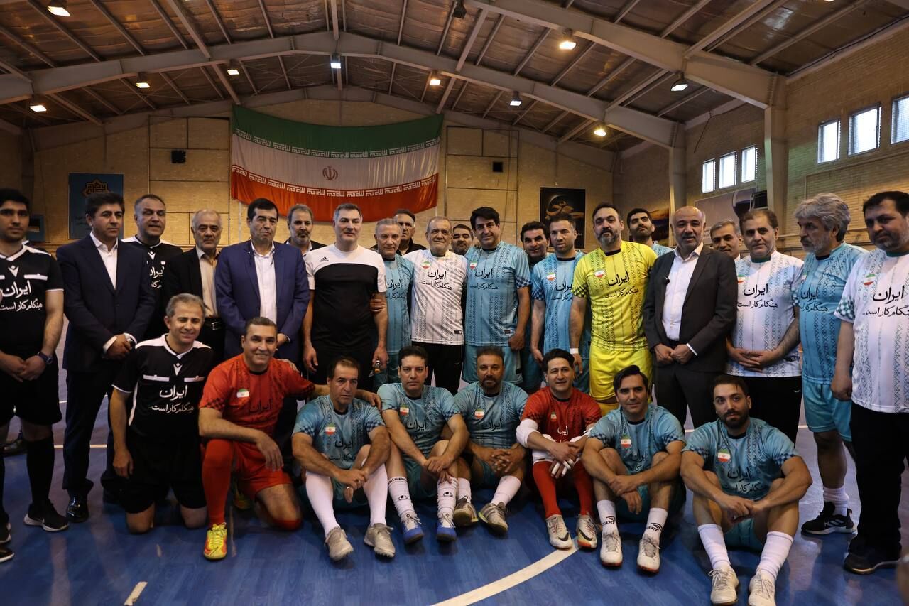 روایت‌ محمدرضا مهدوی از تقابل فوتبالی با رییس‌جمهور: بهترین لحظه بازی پاس چیپ آقای پزشکیان بود/ خداداد به خاطر هوش بالا جنجال درست می کند!
