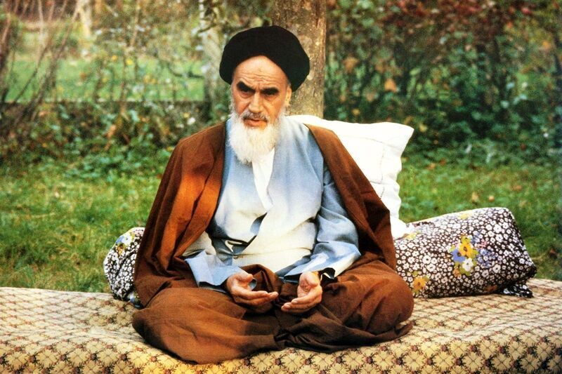 دستور شبانه و فوری امام (ره) برای برچیدن «پرده‌کشی» میان دانشجویان دختر و پسر