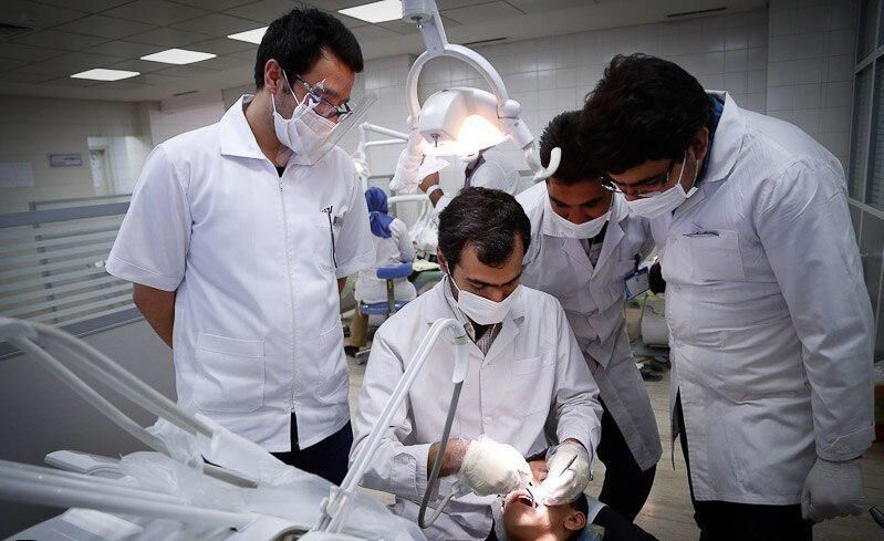 معاون وزیر بهداشت: آینده ۱۰ تا ۱۵ ساله آموزش پزشکی و دندانپزشکی را نگران‌کننده می‌بینیم