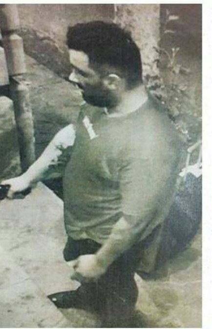 این سارق مسلح فراری را شناسایی کنید