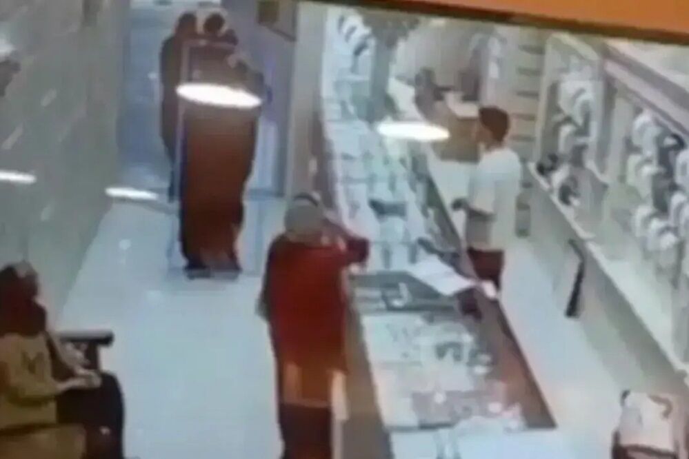 دستگیری ۶ سارق طلافروشی درگهان قشم/ بازگشت ۸ کیلو طلا به مالباخته توسط پلیس