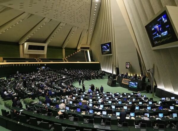 بازگشت «صیانت» با نام جدید؛ چرا نمایندگان مجلس جزییات طرح نظام‌بخشی فضای مجازی را پنهان می‌کنند؟
