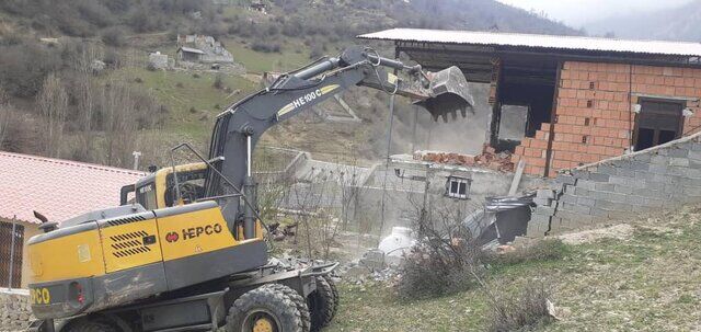 دادگستری گلستان طوفان به پا کرد/ آغاز تخریب سازه های غیرمجاز در گلستان