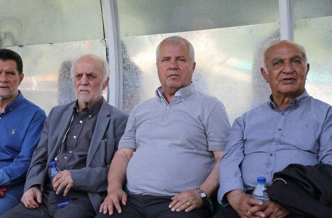 ناصر ابراهیمی: 60 میلیارد برای کاروان 89 نفره؟ از تاج بپرسید جریان چیست/ قلعه‌نویی چه کار کند وقتی فوتبال ما درجه دو شده؟