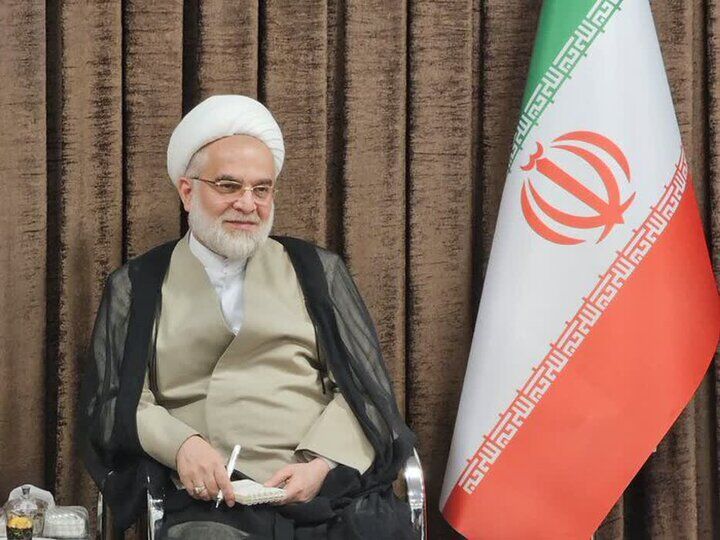 رییس ستاد امر به معروف کردستان: اگر همه با حجاب شوند و چادر سر کنند دیگر هیچ آسیبی در این مملکت وجود نخواهد داشت؟