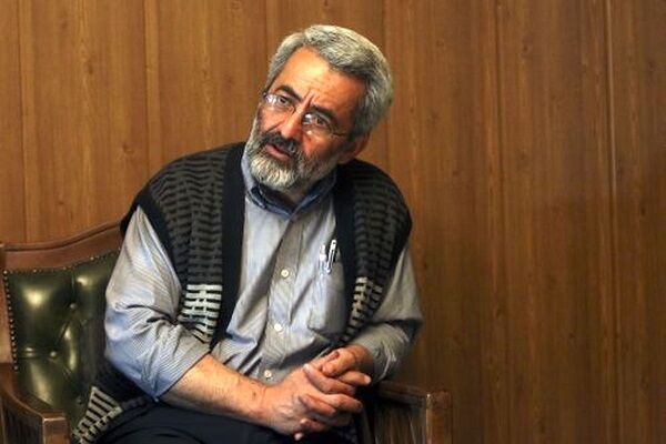 رئیسی باید معاون پارلمانی‌اش را تغییر می‌داد، رودربایستی را کنار بگذارد