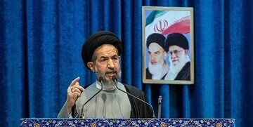 امام جمعه موقت تهران: باید قدرت داشت تا دشمن تصور حمله به مرزهای دریایی، هوایی و زمینی را نداشته باشد