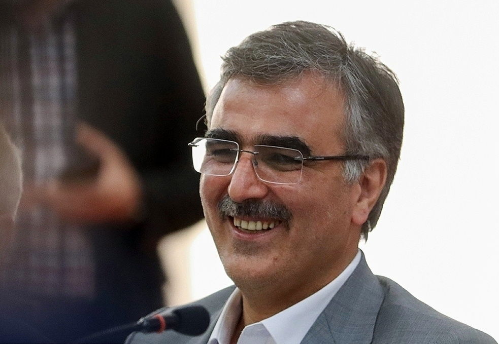مجلس، رئیس‌کل بانک مرکزی را فراخواند