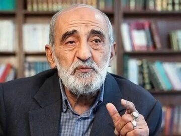 درخواست عجیب حسین شریعتمداری از پزشکیان برای برخورد شدید با دانشجویان معترض / چه کسانی به حضرتعالی مشاوره دادند که اساتید اخراجی را به دانشگاه‌ها برگردانید؟!