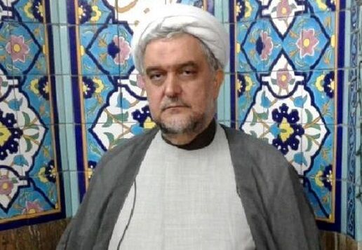 اینکه می‌گویند احمدی‌نژاد در جامعه طرفدار دارد، فضاسازی رسانه‌های نزدیک به خودش است؛ مقتدای نظراتش مصدق و کوروش است