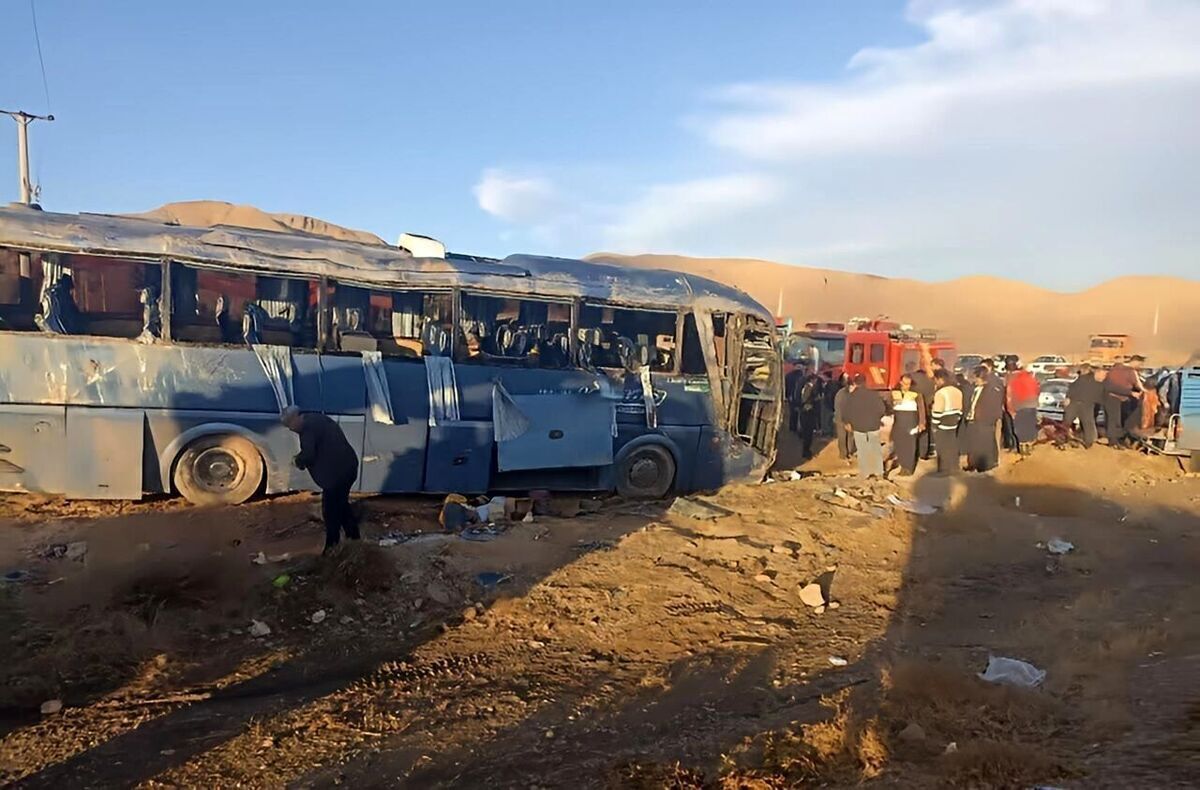 واژگونی اتوبوس در آزادراه کرج-تهران؛یک نفر جان باخت