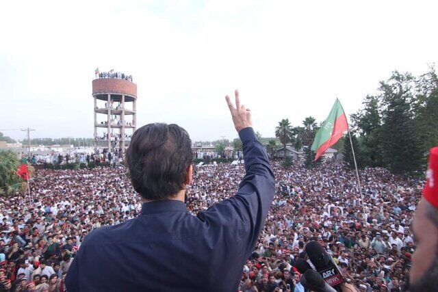 اولین فیلم از نحوه بازداشت عمران‌خان + ویدئو