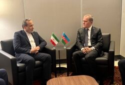 هشدار عراقچی در دیدار با وزیر خارجه جمهوری آذربایجان: ایران در برابر فشار اسرائیل و آمریکا از حاکمیت و منافع ملی خود دفاع می‌کند