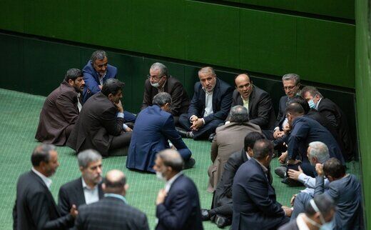 مجلس درکی از اهمیت مشکلات اصلی کشور ندارد؛ ۳ سال وقت هدر داد و به نظام ضربه زد