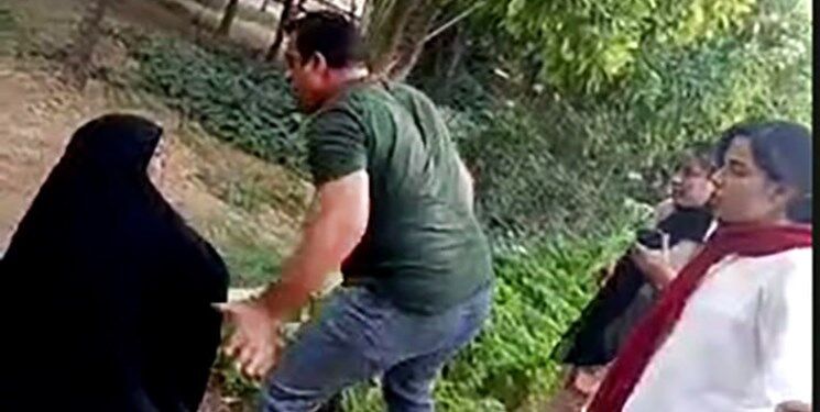جزئیات جدید از درگیری بر سر حجاب در نارنجستان شیراز؛ زن چادری آمر‌به‌معروف شروع‌کننده برخورد فیزیکی و ضرب‌وشتم بوده