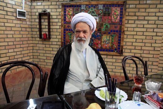  12 عضو شورای نگهبان معصوم نیستند، می توتانند اشتباه کنند / در مجلس دوم هم امام قویا پشت شورای نگهبان ایستادند