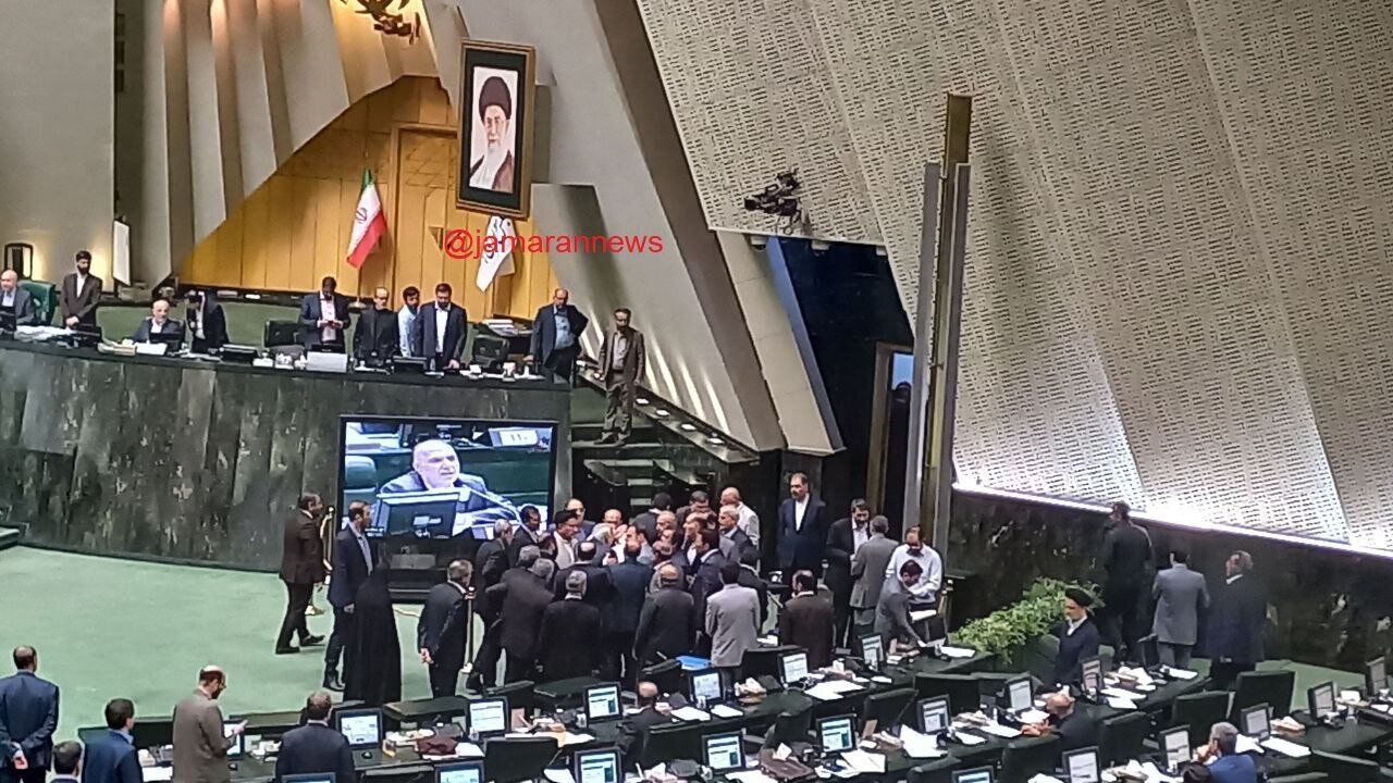 مجمع تشخیص همه دستگاه‌ها را ملزم به شفافیت کرد به جز خودش!