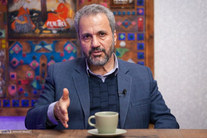 مهاجران افغان باید مالیات دهند