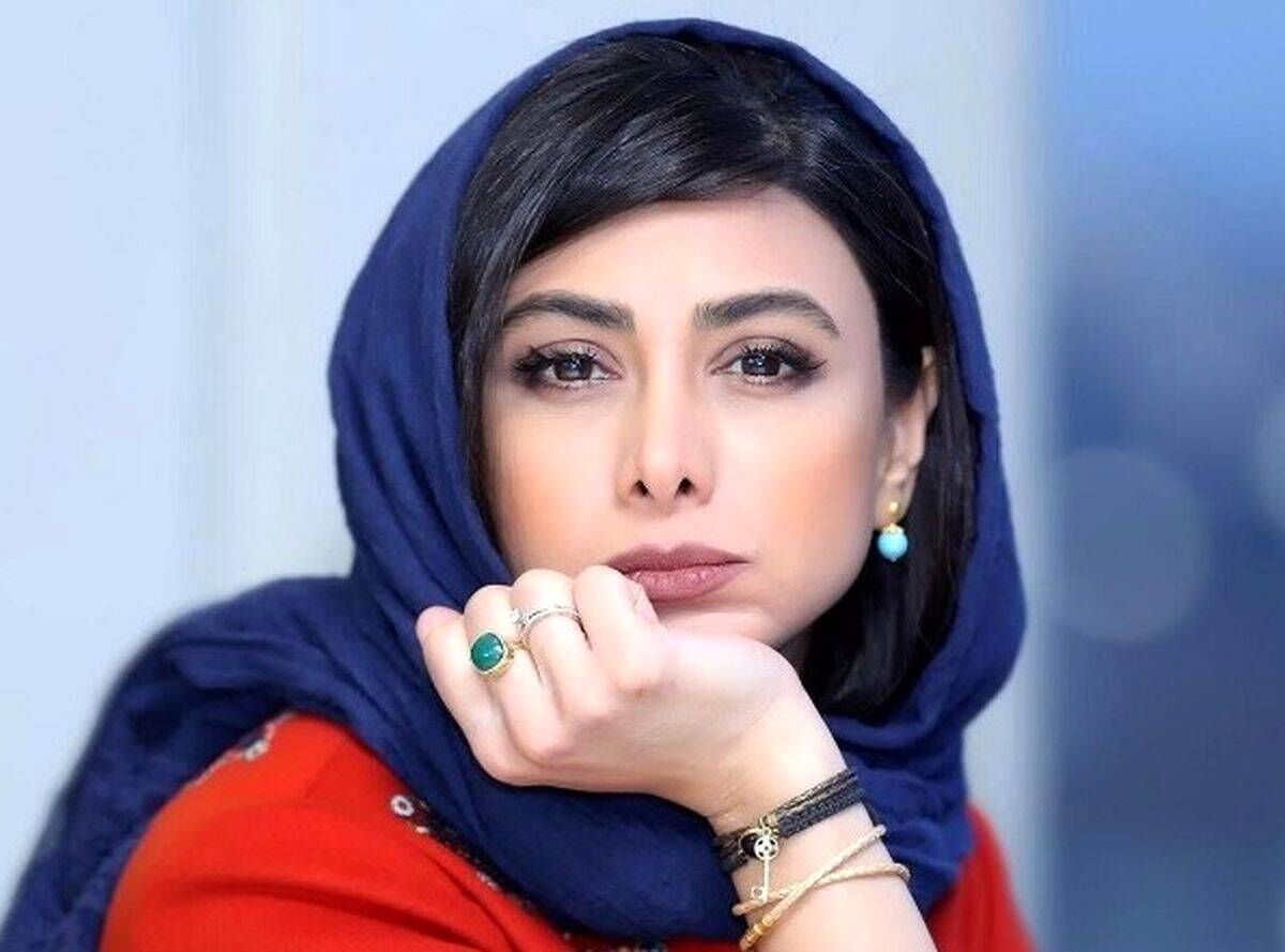تصویری جالب از آزاده صمدی که این روزها پرطرفدار شده
