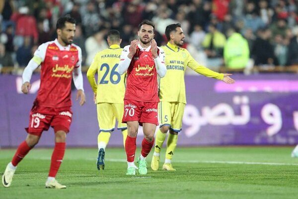 اورونوف بازی پرسپولیس مقابل مس رفسنجان را از دست داد؟