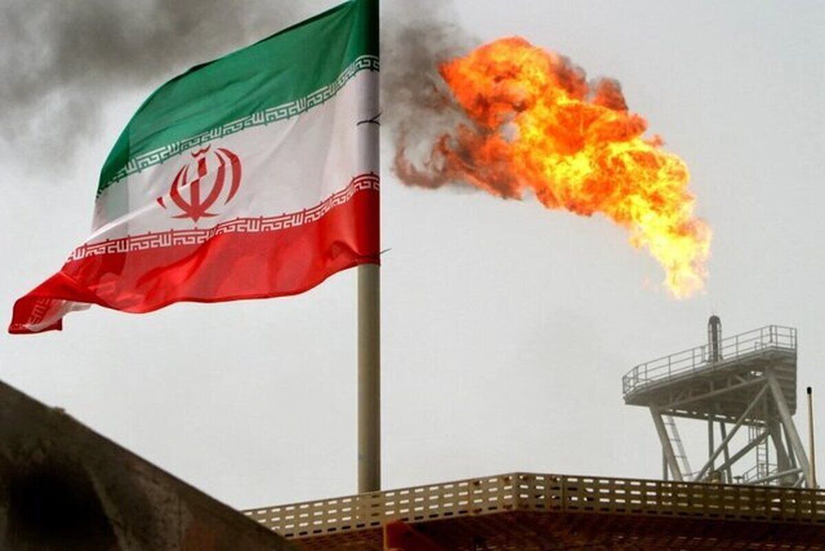 انتقاد کیهان به دولت شهید رئیسی؛ ۴ میلیار دلار گاز مشعل در سال ۱۴۰۰ بیهوده سوزانده شد