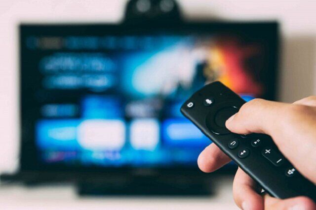  فیلم‌های سینمایی امروز تلویزیون جمعه 7 آذر 1404