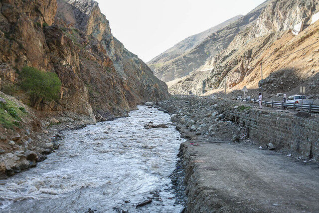 کشف ۳ جسد در پایین دست رودخانه کن