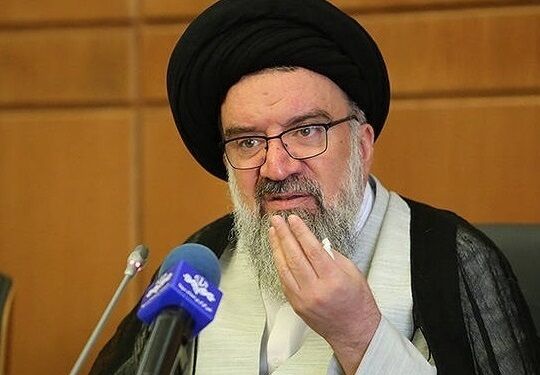 حضور مردم ایران در انتخابات، از خیلی کشورهای مدعی دموکراسی بالاتر است؛ ستون فقرات نظام ولایت فقیه است 