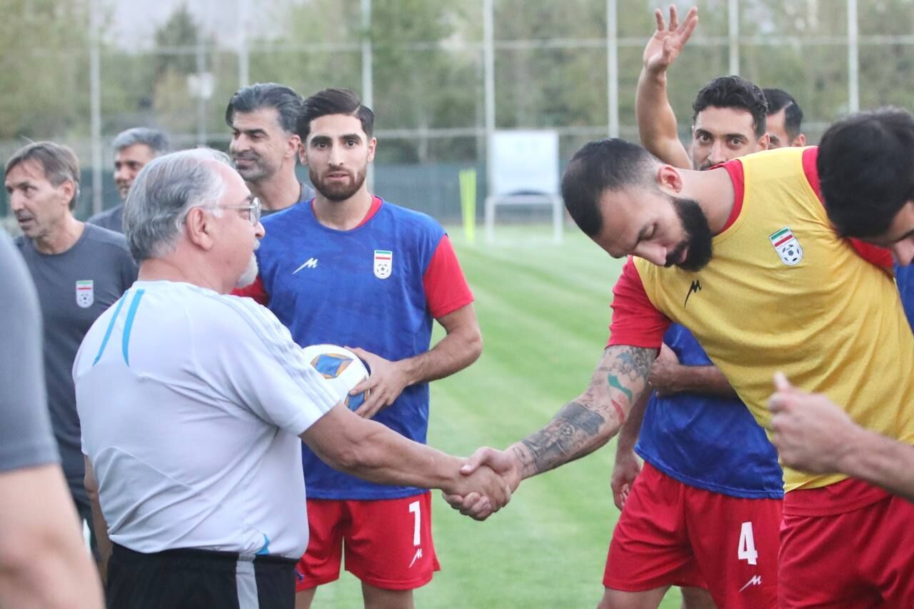 بررسی تاثیر جنگ بر آماده‌سازی باشگاه‌ها؛ اقبالی: مثل آمادگی جسمانی، آمادگی ذهنی هم مهم است!/ ما کشور مستقلی هستیم و اجازه تسلط به کسی نمی دهیم