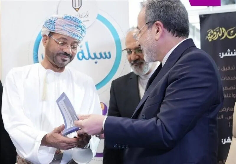 وال استریت ژورنال: مذاکرات عمان و ایران برای افزایش تردد کشتی‌ها در تنگه هرمز، در حال پیشرفت است/ نگرانی‌هایی پیرامون اینکه توافق تهران و مسقط به تثبیت کنترل ایران بر تنگه هرمز منجر شود، وجود دارد