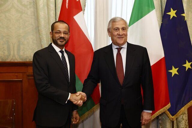 وزیر خارجه ایتالیا: قدردان نقش سازنده عمان در میانجیگری میان ایالات متحده و ایران هستیم؛ رم آماده میزبانی دور دوم گفت‌وگوهاست